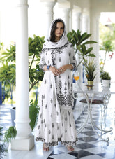 Genial Looking White Colour Salwar Suit