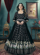 Sole looking black colour gown