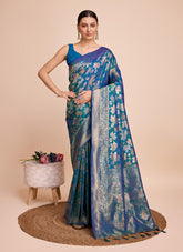 Firozi Colour Saree Looking Crumbly