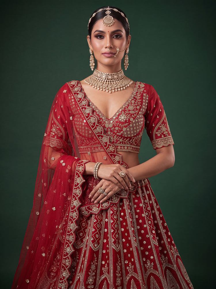 Red Slub Silk Bridal Lehenga Choli with Tatami Zari and Beadwork, photo 5