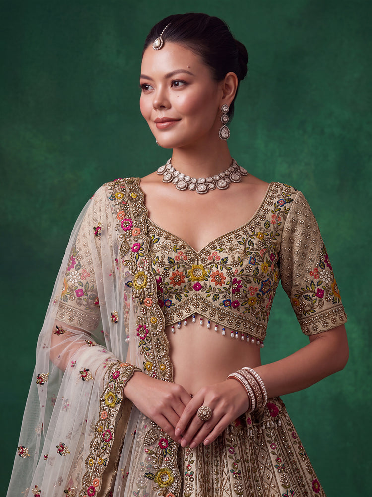 Ivory Gadhwal Silk Bridal Lehenga Choli with Floral Kalash Embroidery, photo 4
