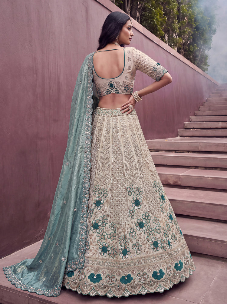 Neelora Off-White Silk Lehenga Choli with Ocean Blue Dupatta, photo 2