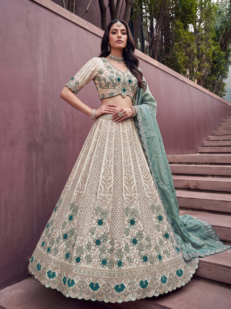 Neelora Off-White Silk Lehenga Choli with Ocean Blue Dupatta, photo 3