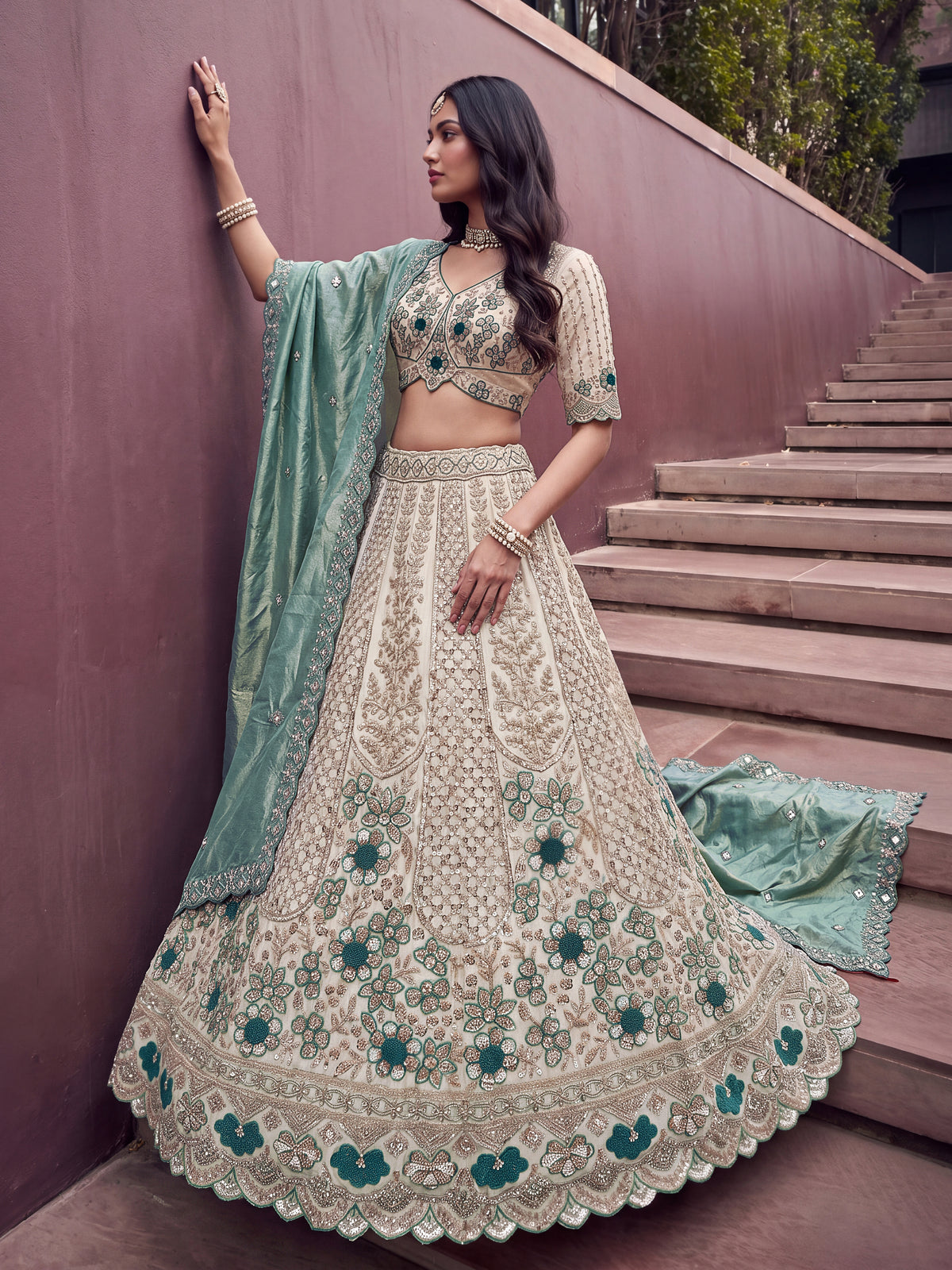 Neelora Off-White Silk Lehenga Choli with Ocean Blue Dupatta, photo 4