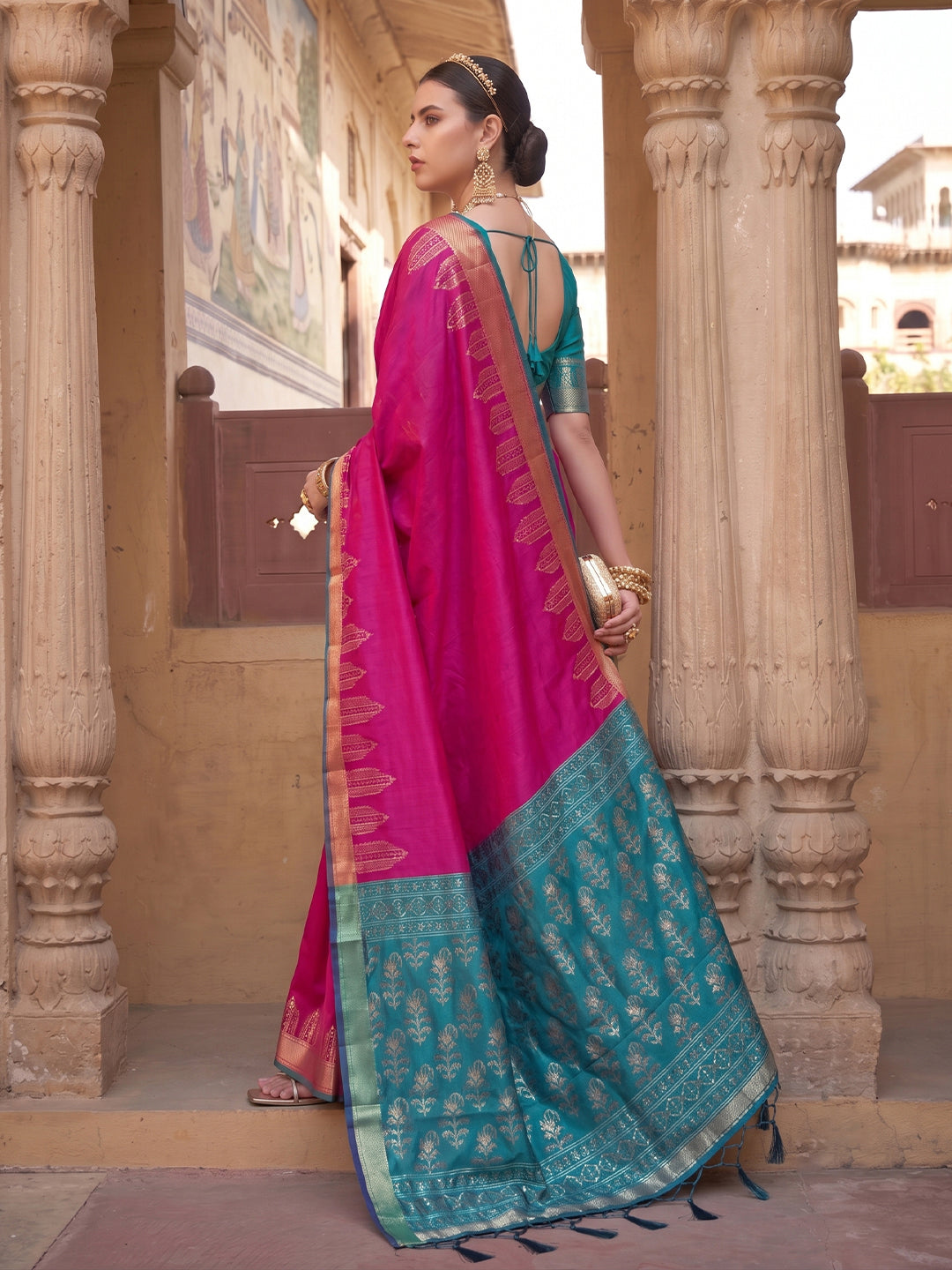 Pink Soft Silk Woven Designer Saree with Contrast Pallu